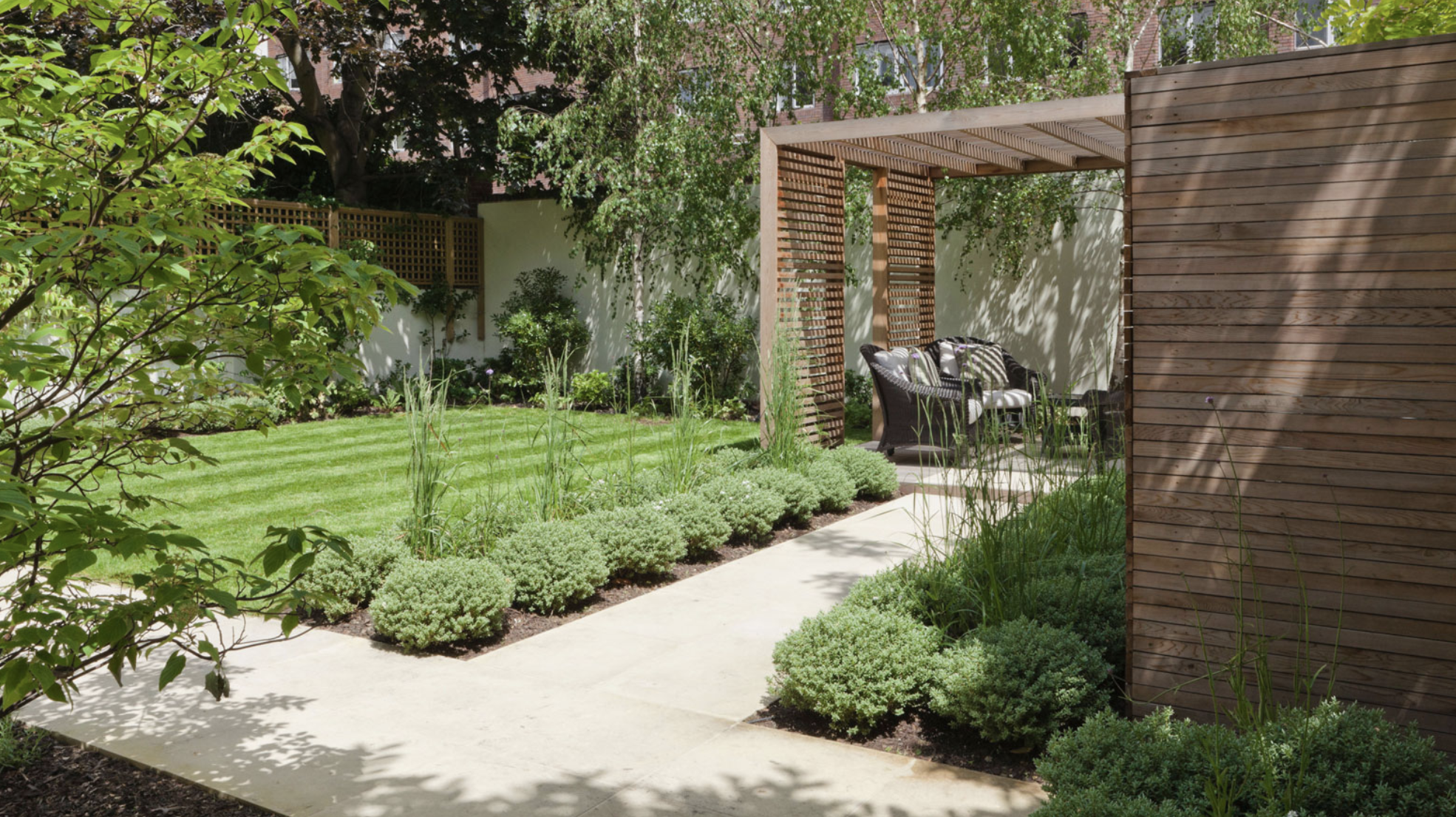 Porcelain path with timber pergola